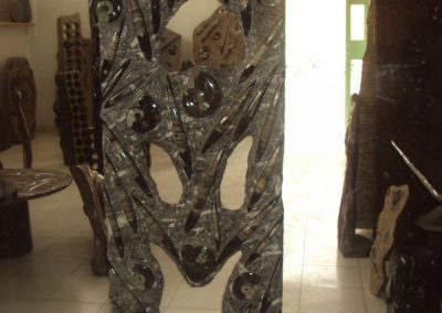 Marble sculpture with fossils